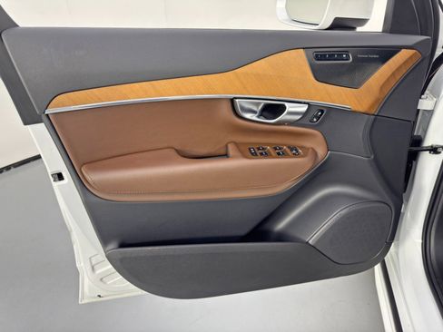 Used 2024 Volvo XC90 T8 Plus image 45