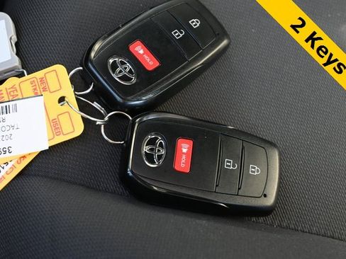 Used 2024 Toyota Tacoma TRD Off-Road image 20