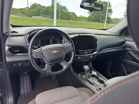 Used 2021 Chevrolet Traverse LT FWD image 7