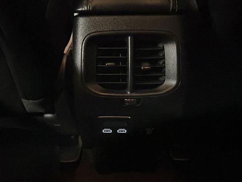 Used 2020 Jeep Cherokee Limited image 24