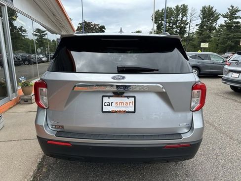 Used 2020 Ford Explorer XLT image 6