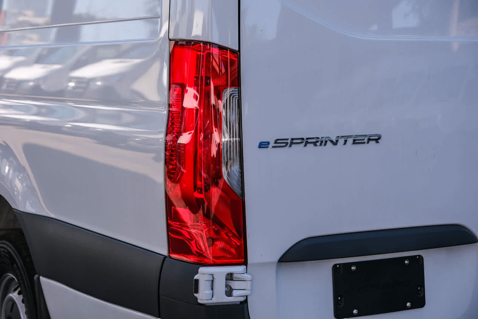 New 2025 Mercedes-Benz eSprinter 170 Cargo image 7