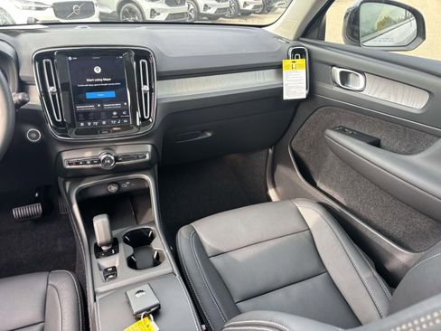 New 2026 Volvo XC40 B5 Core w/ Protection Package Premier AWD/4WD image 31