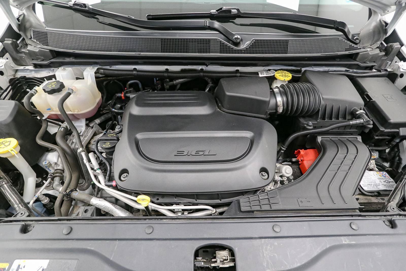 Used 2024 Chrysler Voyager LX FWD image 13