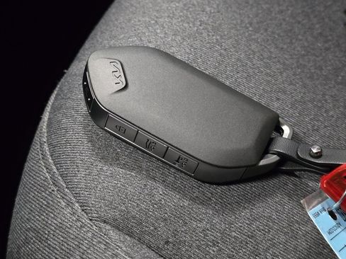Used 2025 Kia K4 EX image 31