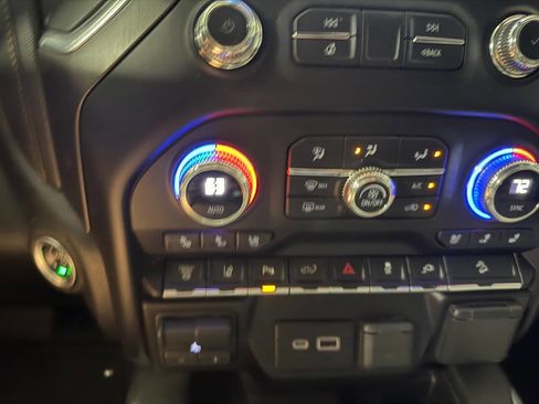 Used 2022 GMC Sierra 2500 AT4 w/ AT4 Premium Plus Package image 22