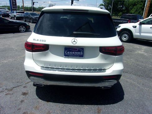 Used 2021 Mercedes-Benz GLB 250 image 3