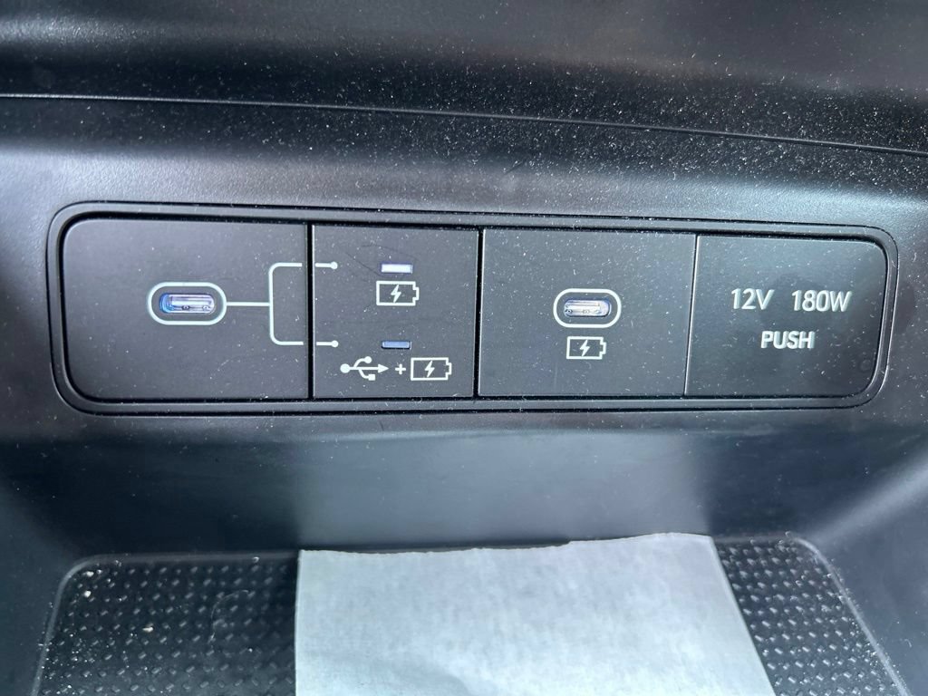 Used 2025 Hyundai Santa Cruz SE AWD/4WD image 18