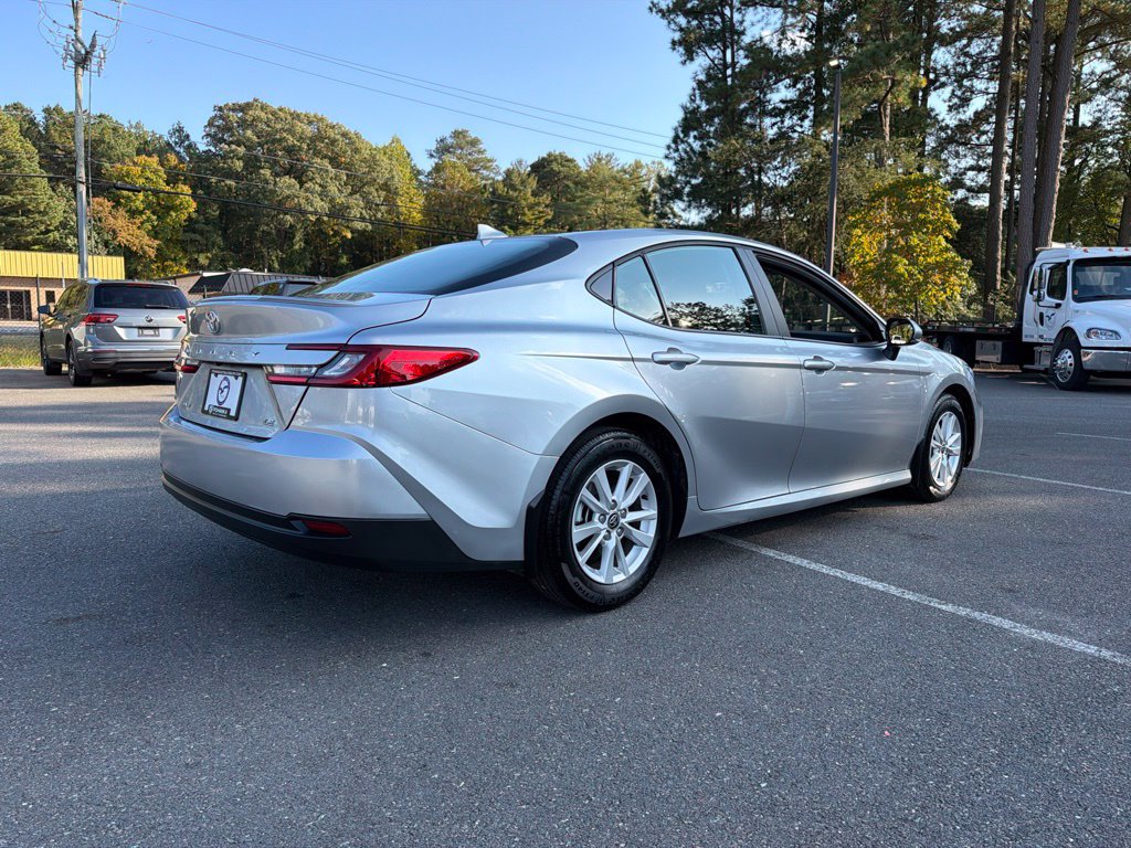 Used 2025 Toyota Camry LE w/ Convenience Package FWD image 5