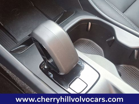 Certified 2025 Volvo XC40 B5 Core w/ Protection Package Premier image 16