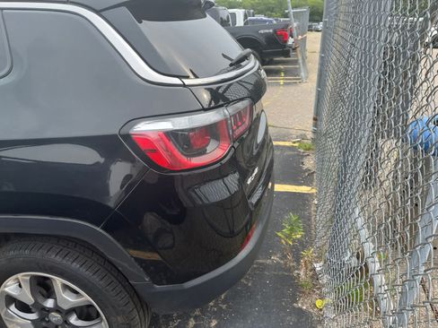 Used 2019 Jeep Compass Limited AWD/4WD image 10