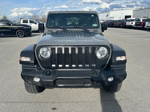 Used 2021 Jeep Wrangler Unlimited Sport AWD/4WD image 3