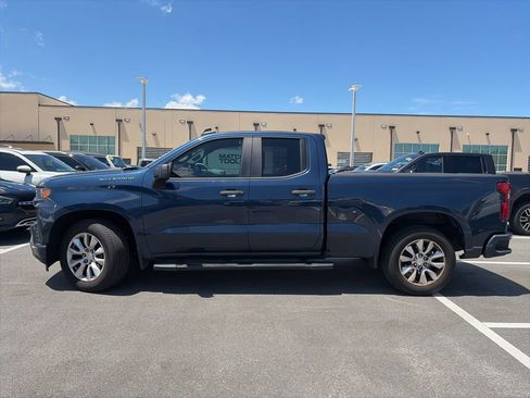 Used 2020 Chevrolet Silverado 1500 Custom w/ Custom Value Package RWD image 4