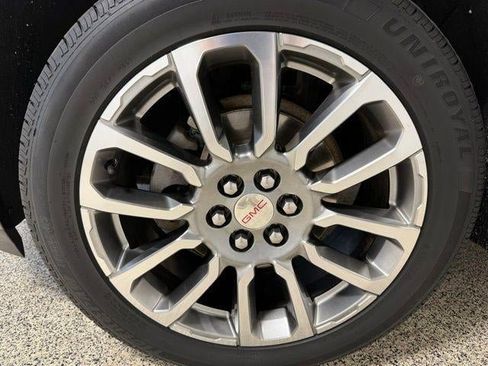 Used 2020 GMC Acadia Denali image 28