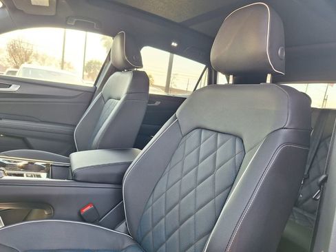 New 2026 Volkswagen Atlas Cross Sport SEL Premium R-Line AWD/4WD image 11