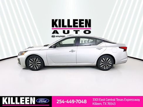 Used 2024 Nissan Altima 2.5 SV image 4