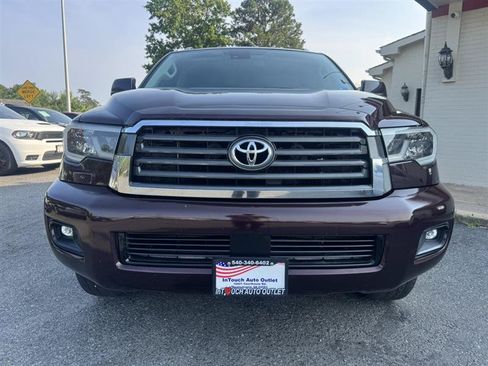 Used 2018 Toyota Sequoia SR5 AWD/4WD image 2