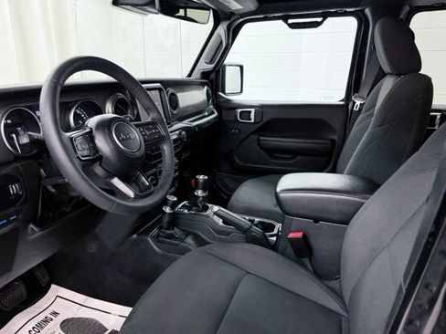Used 2023 Jeep Wrangler Unlimited w/ Safety Group AWD/4WD image 17