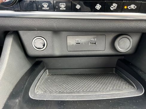 Used 2023 Nissan Rogue SV AWD/4WD image 33