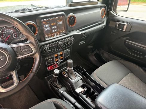 Used 2021 Jeep Gladiator Mojave AWD/4WD image 36