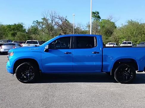 Used 2025 Chevrolet Silverado 1500 Custom image 5