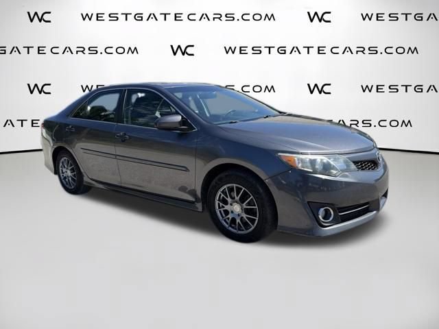 Used 2014 Toyota Camry SE FWD image 4