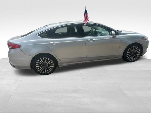 Used 2017 Ford Fusion SE w/ Fusion SE Technology Package FWD image 26