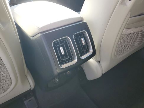 Certified 2023 Kia Sorento EX image 16