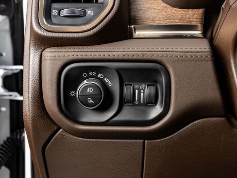 Used 2025 RAM 3500 Longhorn image 22