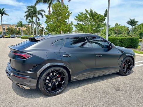 Used 2024 Lamborghini Urus Performante AWD/4WD image 6