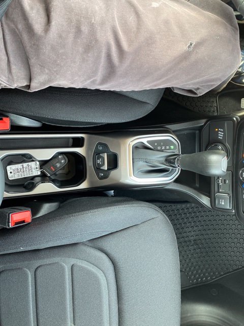 Used 2022 Jeep Renegade Latitude AWD/4WD image 13