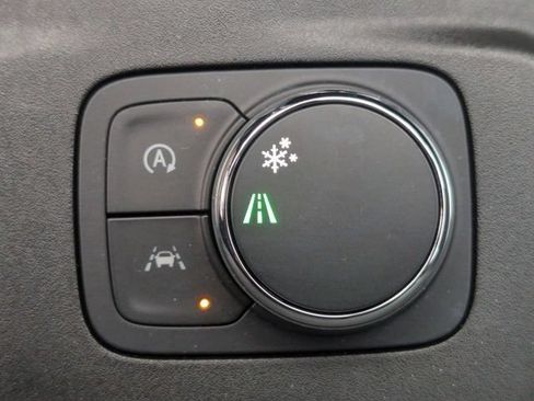 Certified 2023 Chevrolet Traverse LT FWD image 33