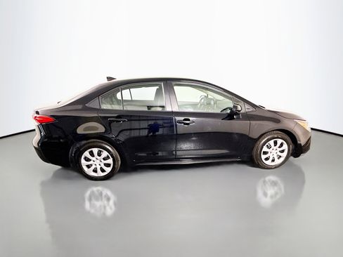 Used 2025 Toyota Corolla LE FWD image 11