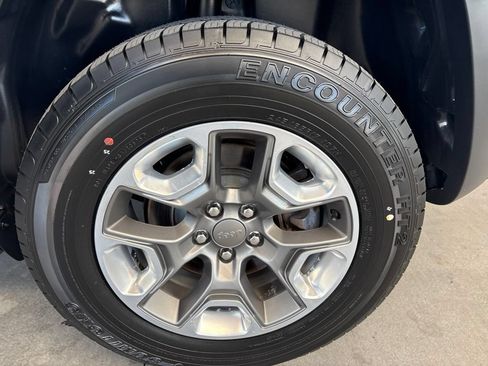 Used 2019 Jeep Cherokee Trailhawk w/ Cold Weather Group AWD/4WD image 25