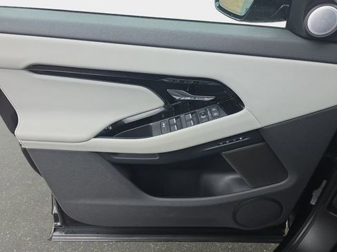 Certified 2025 Land Rover Range Rover Evoque Dynamic SE AWD/4WD image 29