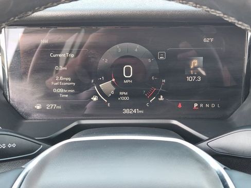 Used 2025 GMC Acadia Elevation image 17