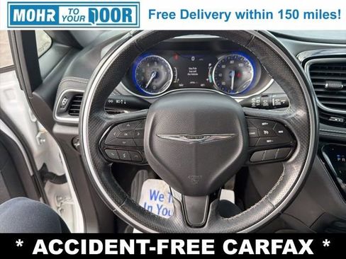 Used 2020 Chrysler Pacifica Limited w/ S Appearance Package image 18
