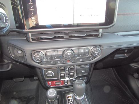 New 2026 Jeep Gladiator Rubicon image 23