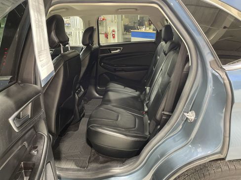 Used 2016 Ford Edge Titanium w/ Technology Package image 12