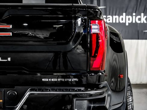 Used 2025 GMC Sierra 3500 Denali w/ Denali Reserve Package AWD/4WD image 45