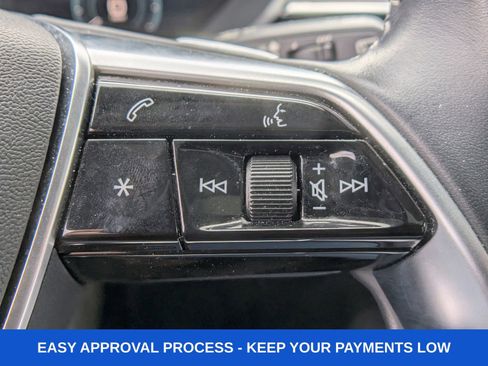 Used 2019 Audi e-tron Prestige w/ Prestige Package AWD/4WD image 38