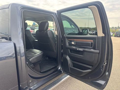 Used 2017 RAM 1500 Laramie w/ Convenience Group AWD/4WD image 27
