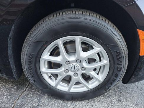 New 2026 Chrysler Pacifica Select FWD image 9