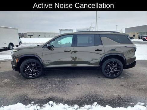 Used 2024 Chevrolet Traverse RS image 4