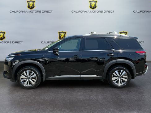 Used 2025 Nissan Pathfinder SL FWD image 8