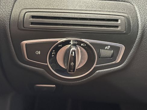 Used 2017 Mercedes-Benz GLC 300 4MATIC image 8