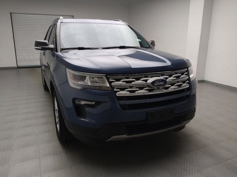 Used 2019 Ford Explorer XLT w/ Equipment Group 202A AWD/4WD image 14