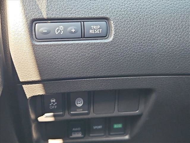 Used 2020 Nissan Rogue Sport SV AWD/4WD image 16