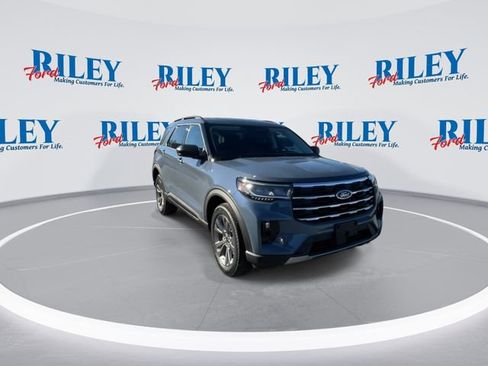 New 2026 Ford Explorer Active w/ Active Comfort Package AWD/4WD image 2