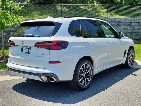 Used 2026 BMW X5 xDrive40i w/ M Sport Package AWD/4WD image 2